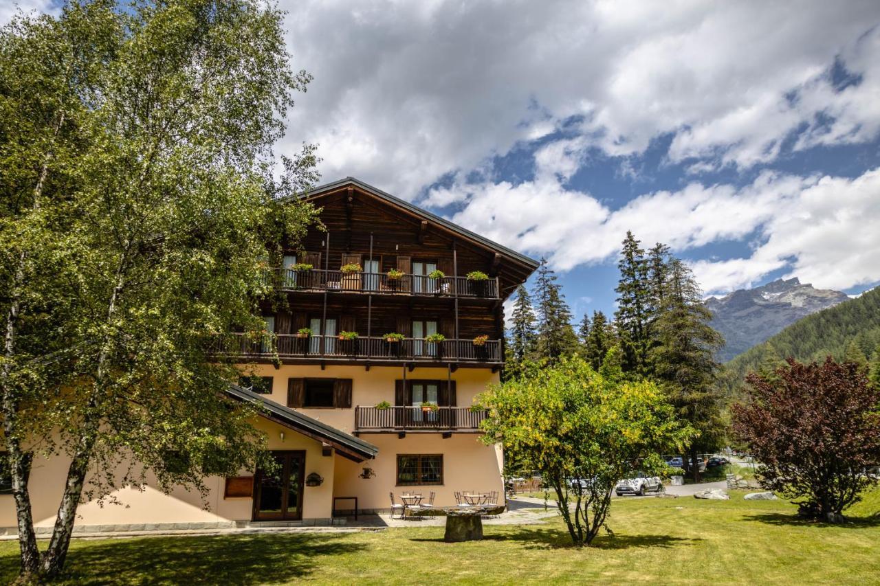 Alpine Forest Hotel Champoluc Exterior foto