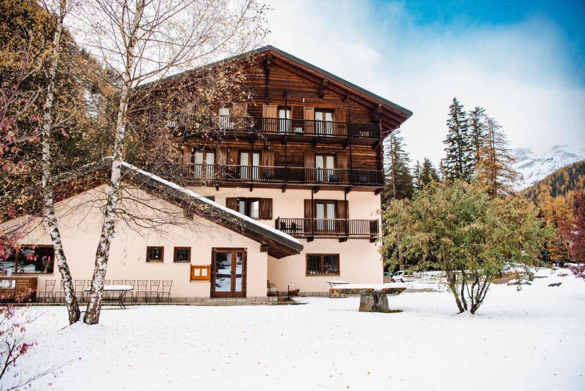 Alpine Forest Hotel Champoluc Exterior foto