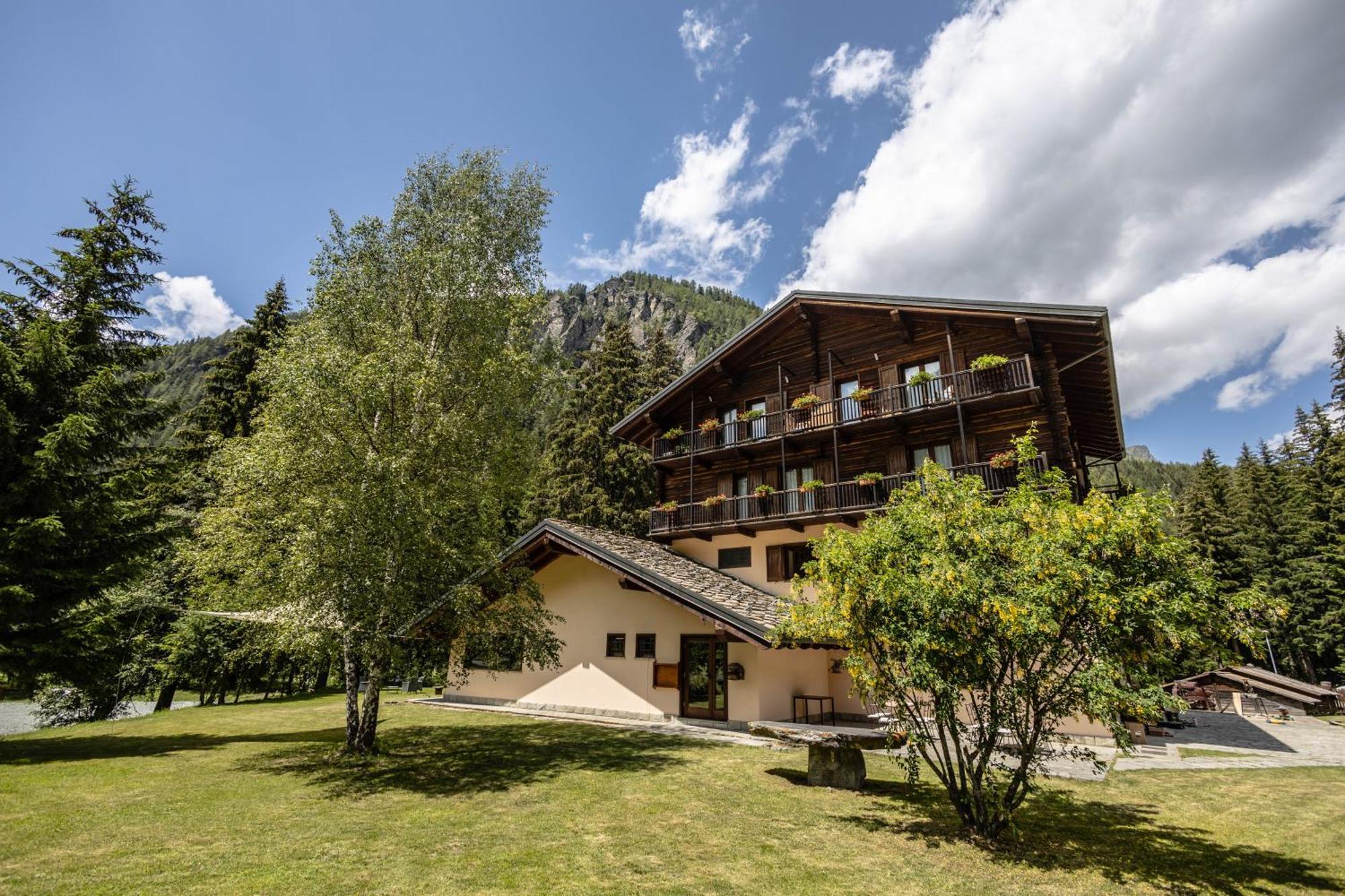 Alpine Forest Hotel Champoluc Exterior foto