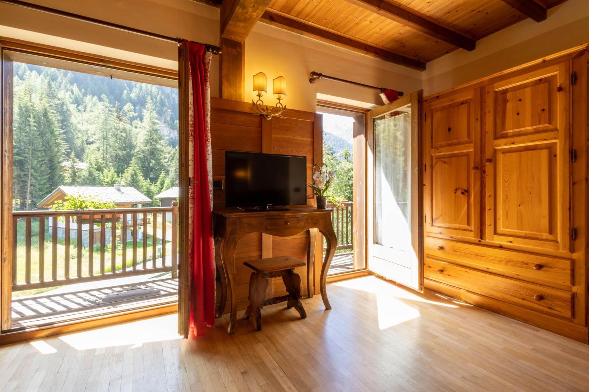 Alpine Forest Hotel Champoluc Exterior foto