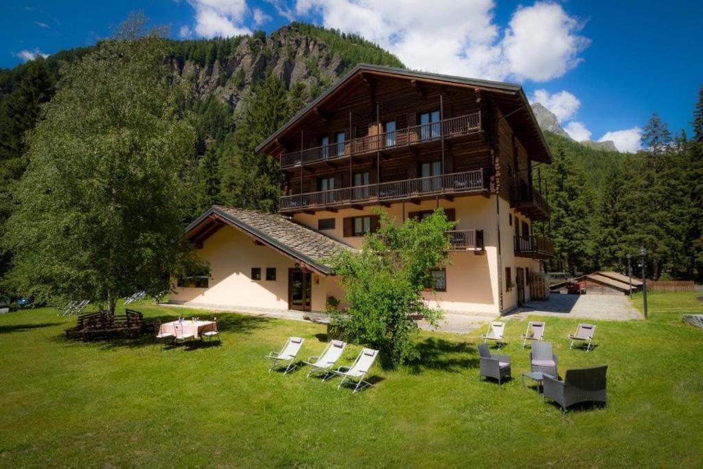 Alpine Forest Hotel Champoluc Exterior foto